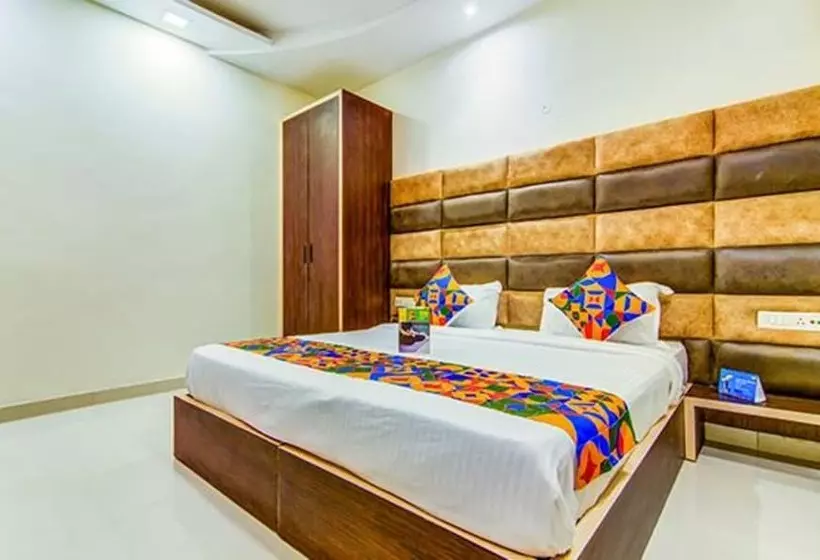 Fabhotel Nayyar Inn