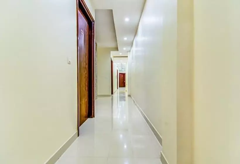 Fabhotel Nayyar Inn