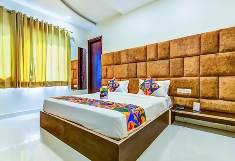 Fabhotel Nayyar Inn