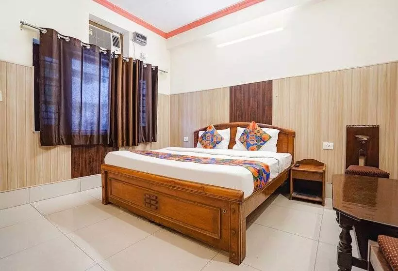 ホテル Fabexpress Raja Palace 300m From Dehradun Railway Station