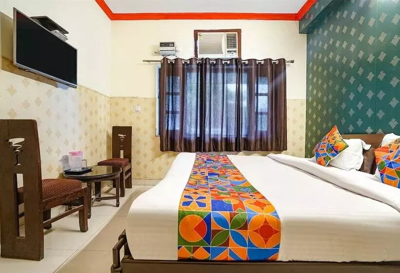 ホテル Fabexpress Raja Palace 300m From Dehradun Railway Station
