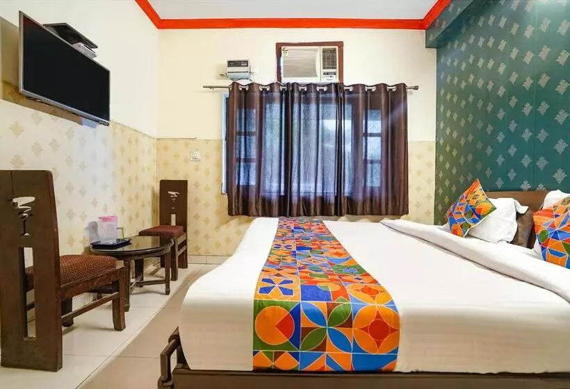 ホテル Fabexpress Raja Palace 300m From Dehradun Railway Station