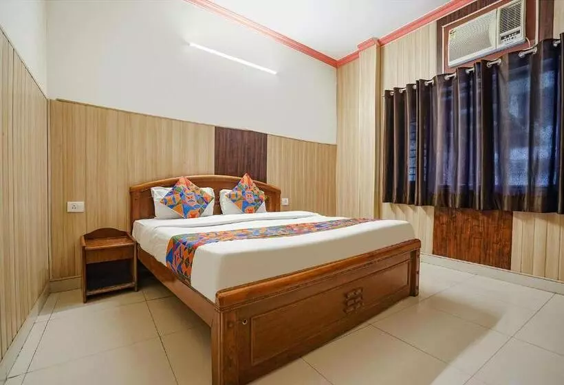 ホテル Fabexpress Raja Palace 300m From Dehradun Railway Station