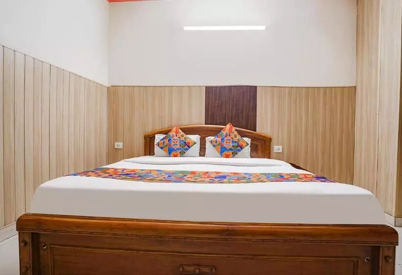 ホテル Fabexpress Raja Palace 300m From Dehradun Railway Station