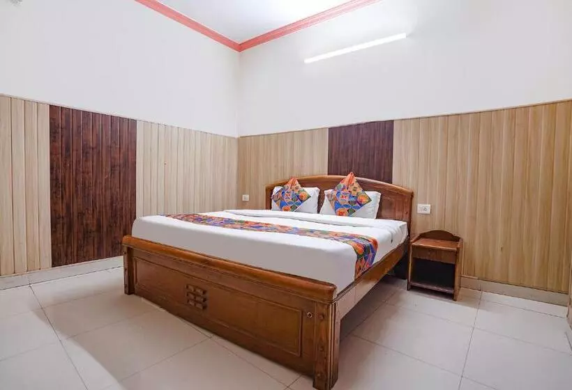 ホテル Fabexpress Raja Palace 300m From Dehradun Railway Station