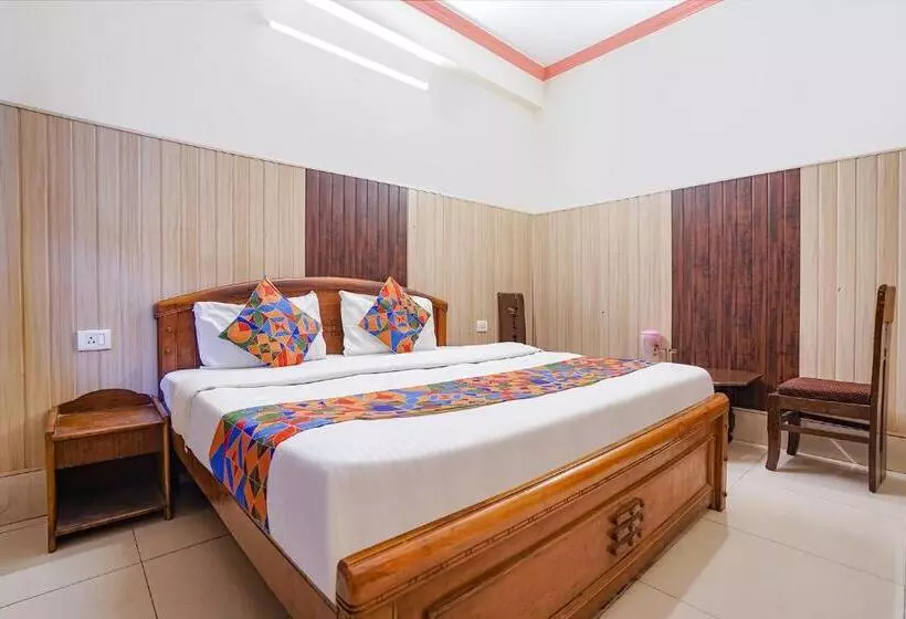 ホテル Fabexpress Raja Palace 300m From Dehradun Railway Station