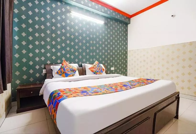 ホテル Fabexpress Raja Palace 300m From Dehradun Railway Station