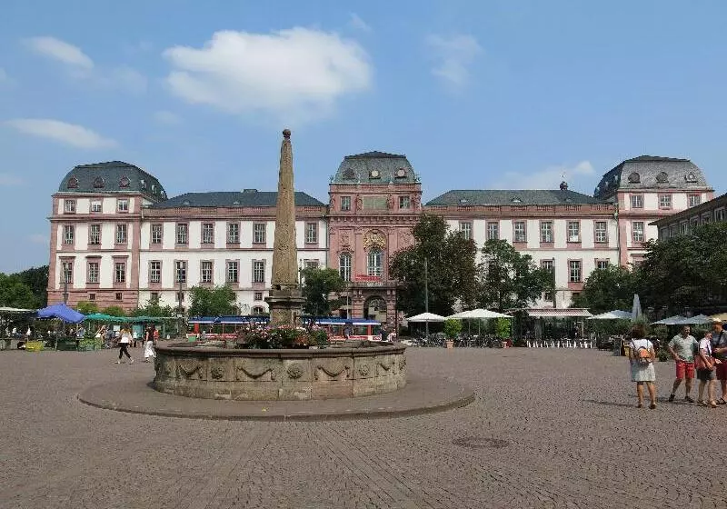 Hotelli Holiday Inn Express   Darmstadt, An Ihg