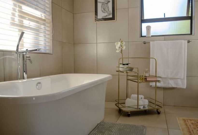 בית מלון כפרי The Reserve Boutique