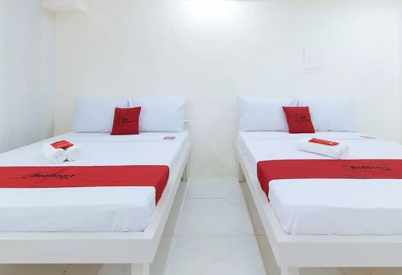 ペンション Reddoorz @ Dbuilders Rooms Lower Bicutan