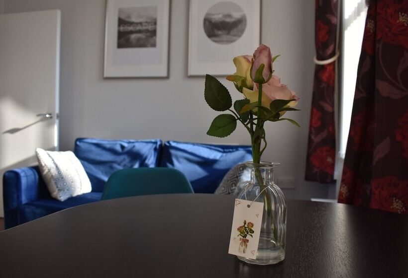 Apartments Argyle Square