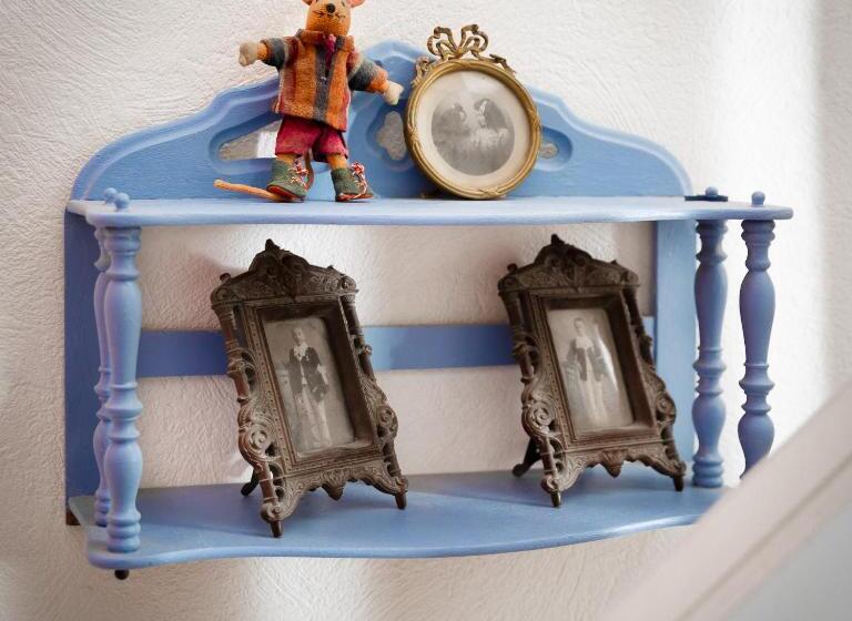 تختخواب و صبحانه La Maison Charmante