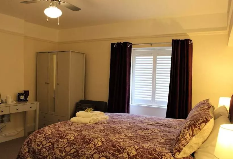 ベッドアンドブレックファースト Raven Haven Glastonbury