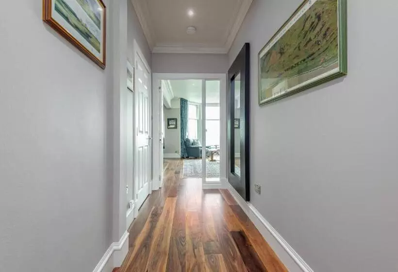 Golfers Dream, 100 Yards To Old Course, Parking