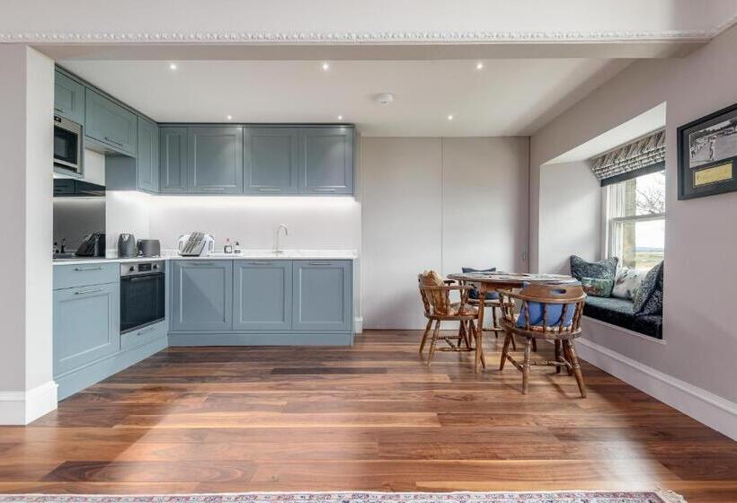 Golfers Dream, 100 Yards To Old Course, Parking