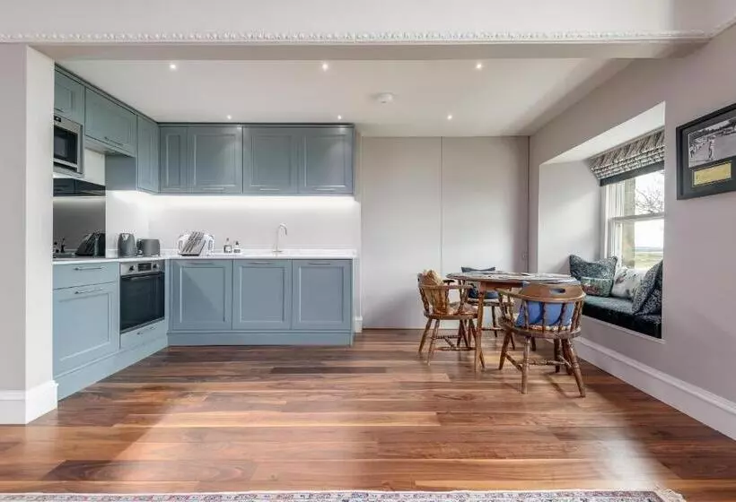 Golfers Dream, 100 Yards To Old Course, Parking