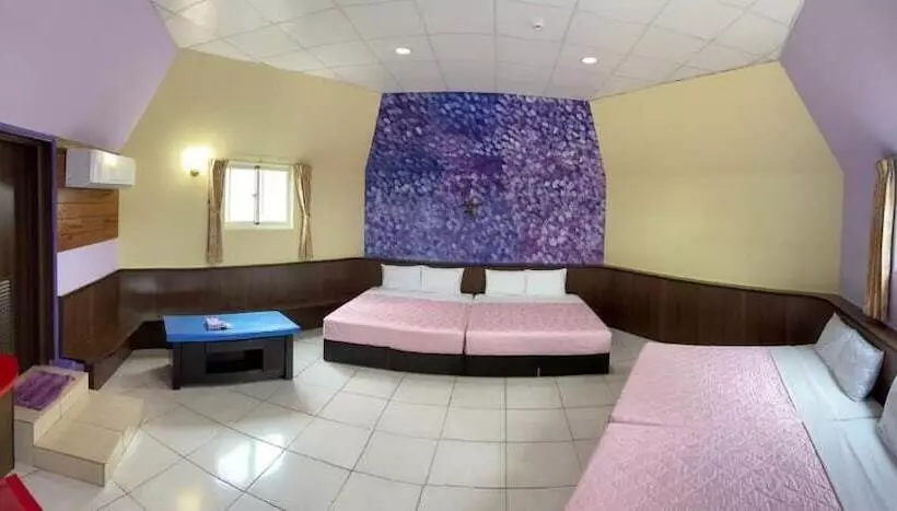 هتل J Lin Hostel