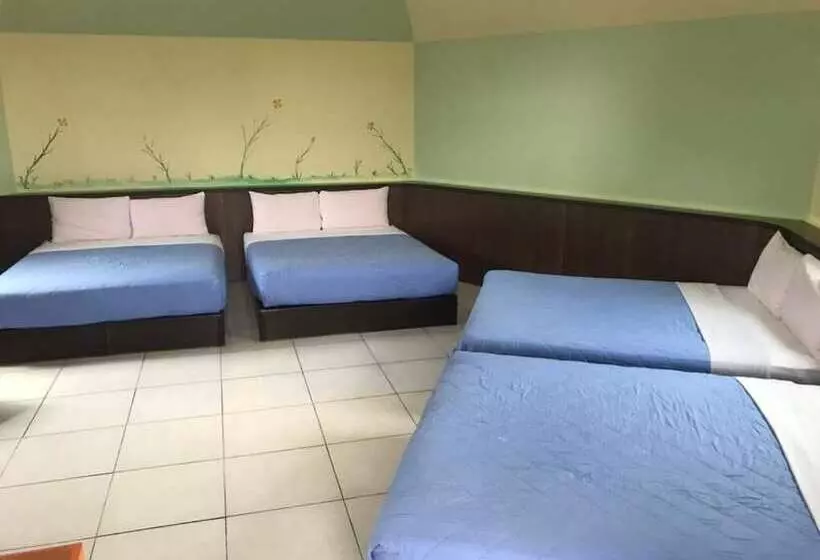 هتل J Lin Hostel