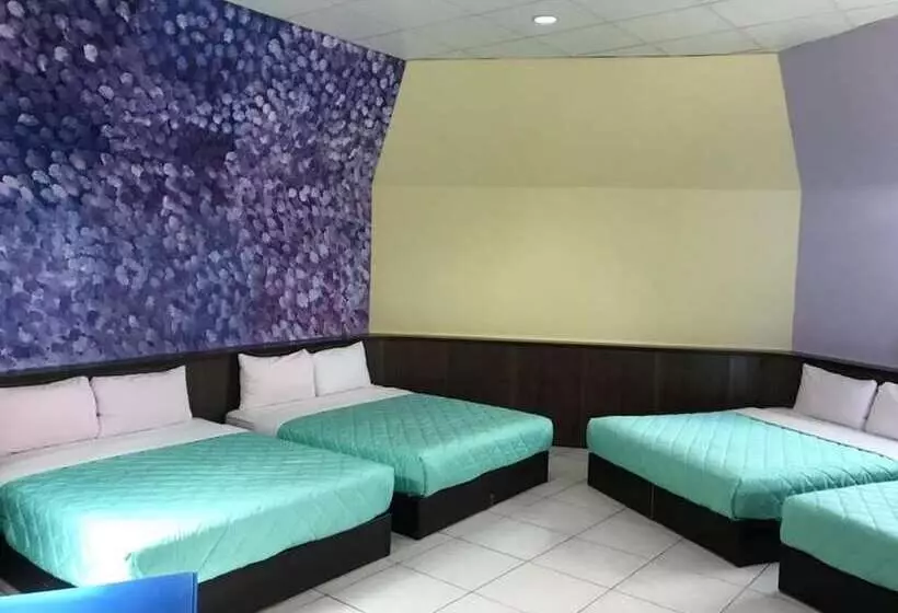هتل J Lin Hostel