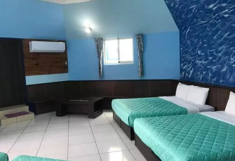 هتل J Lin Hostel