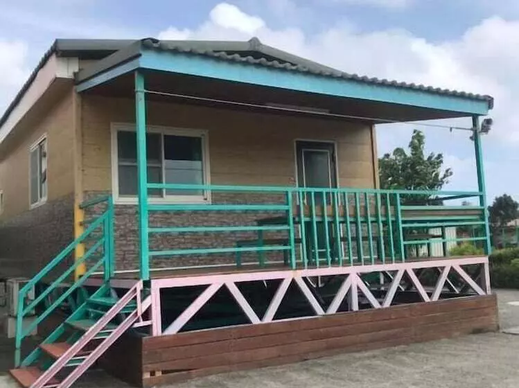 هتل J Lin Hostel