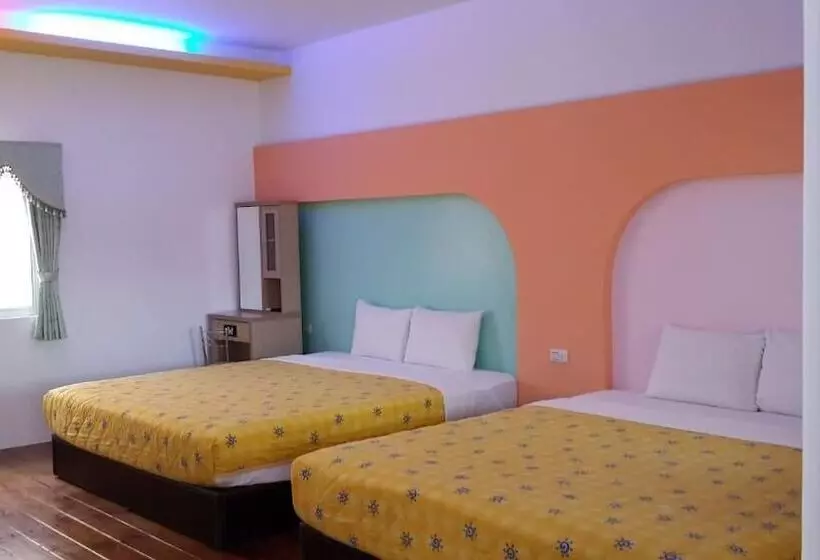 هتل J Lin Hostel