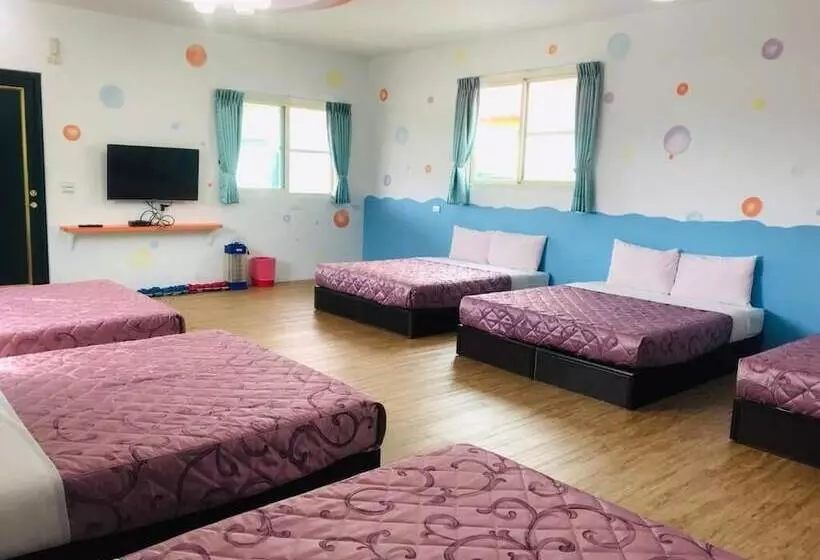 هتل J Lin Hostel