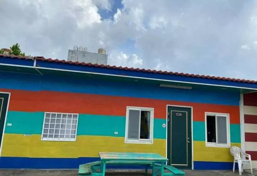 هتل J Lin Hostel