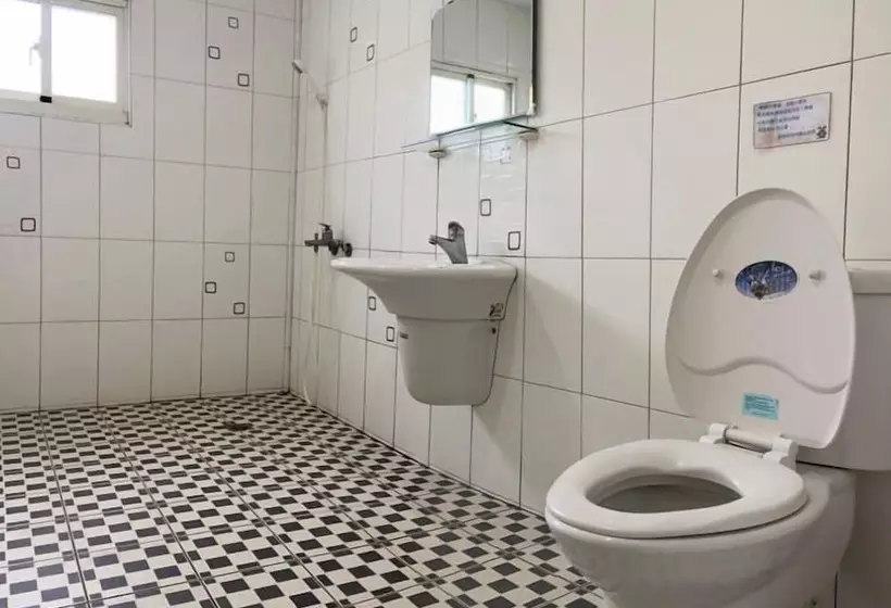 هتل J Lin Hostel
