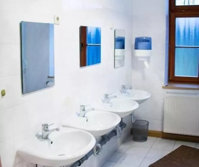 Teichcamp   Hostel