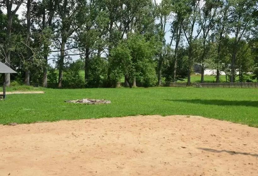 Teichcamp   Hostel
