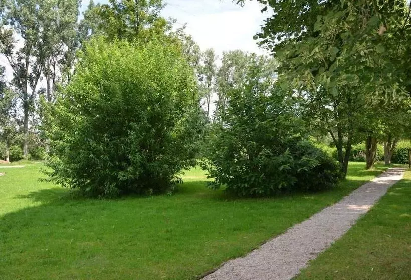 Teichcamp   Hostel