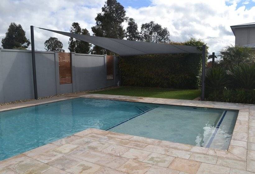 Waterview  Stoneleigh At Yarra