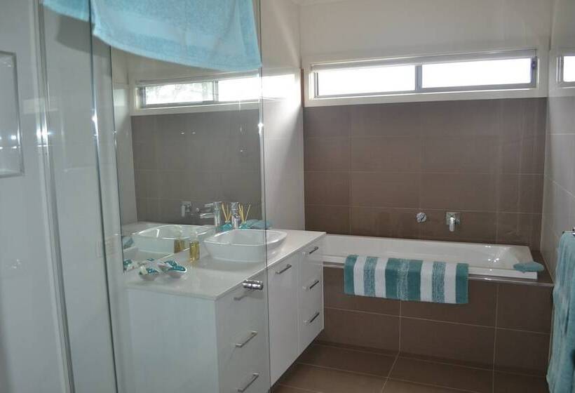 Waterview  Stoneleigh At Yarra