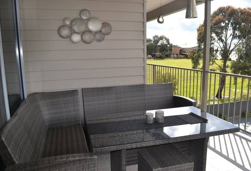 Waterview  Stoneleigh At Yarra