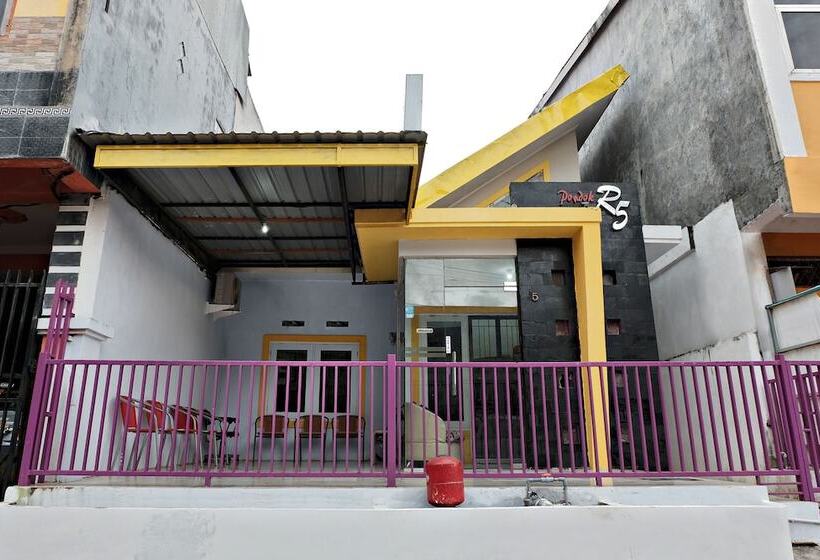 Otel Spot On 2742 R5 Homestay