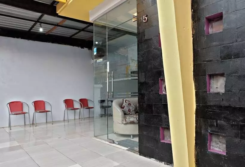 هتل Spot On 2742 R5 Homestay