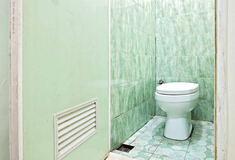 Otel Spot On 2742 R5 Homestay