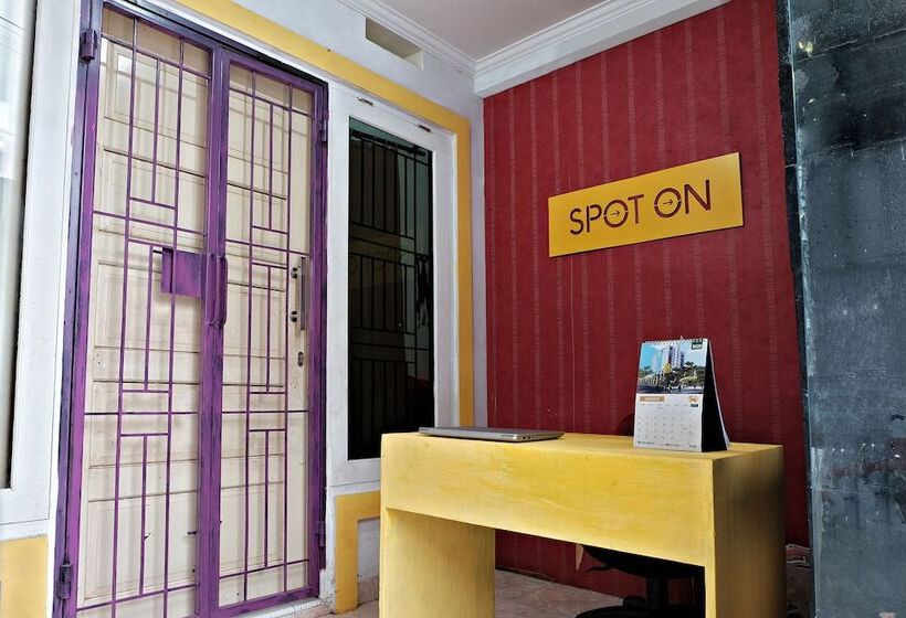 Otel Spot On 2742 R5 Homestay