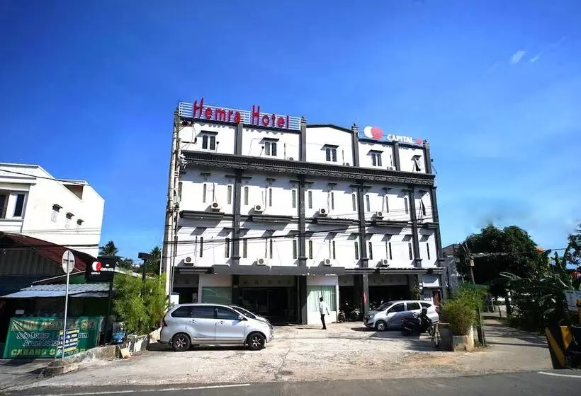 Hotelli Collection O 2885 Hemra