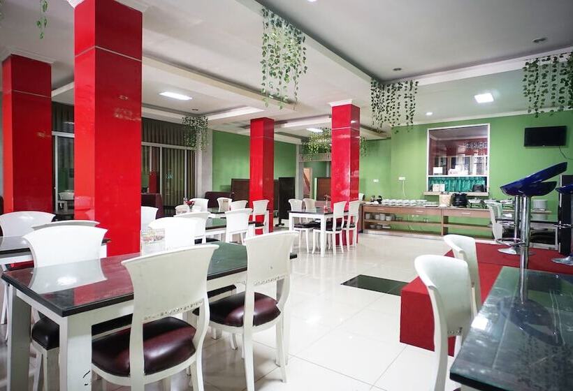 هتل Collection O 2885 Hemra