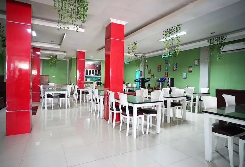 Hotelli Collection O 2885 Hemra