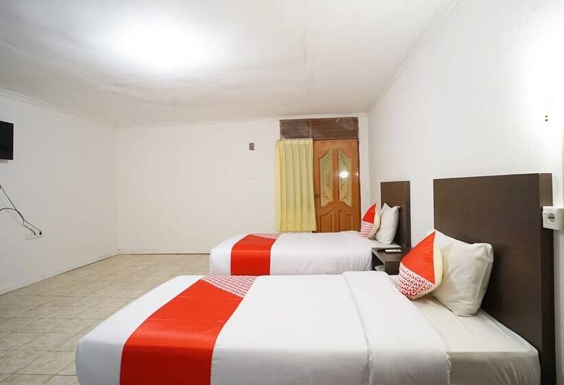 هتل Collection O 2885 Hemra