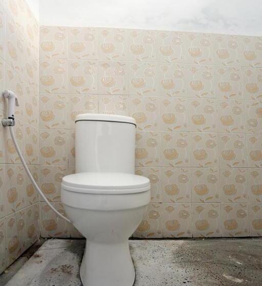 Отель Reddoorz Near Universitas Palangkaraya 2