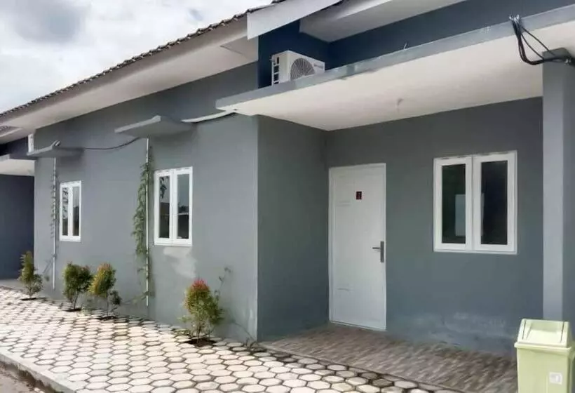 ホテル Reddoorz Near Universitas Palangkaraya 2