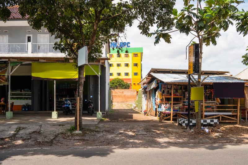 בית מלון כפרי Spot On 2859 Fatan Costel