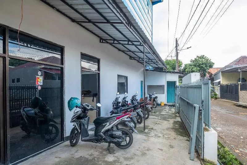 ホテル Oyo 2775 Rf Homestay