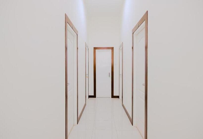 בית מלון כפרי Reddoorz At Karangploso 2