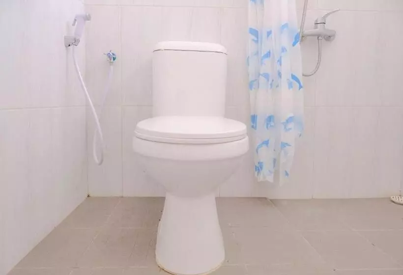 Hotelli Reddoorz At Karangploso 2