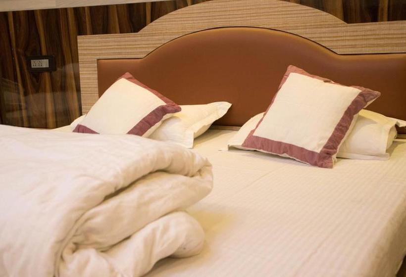 호텔 Rmd S & Resorts